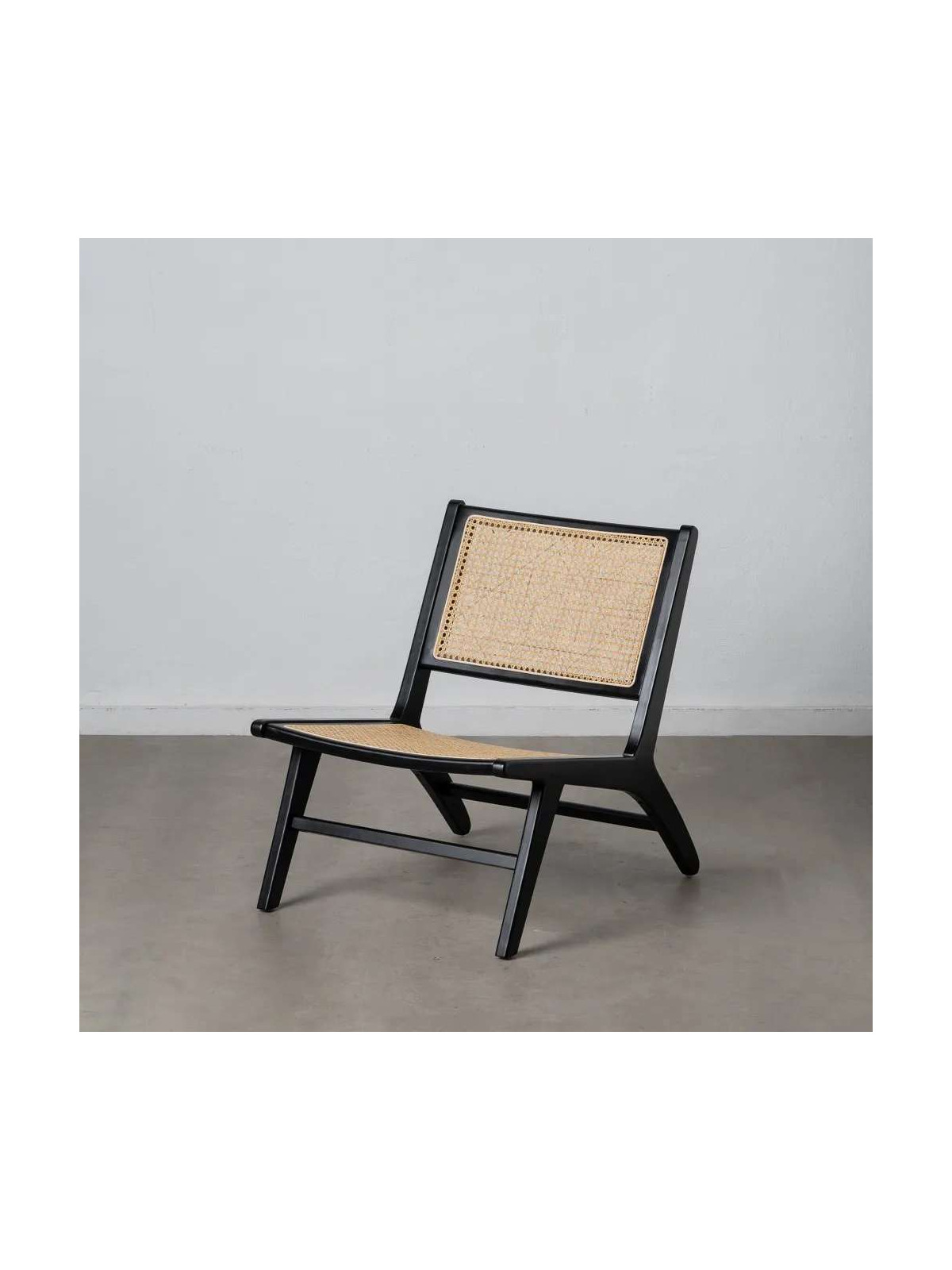 Fauteuil en bois noir et cannage en rotin